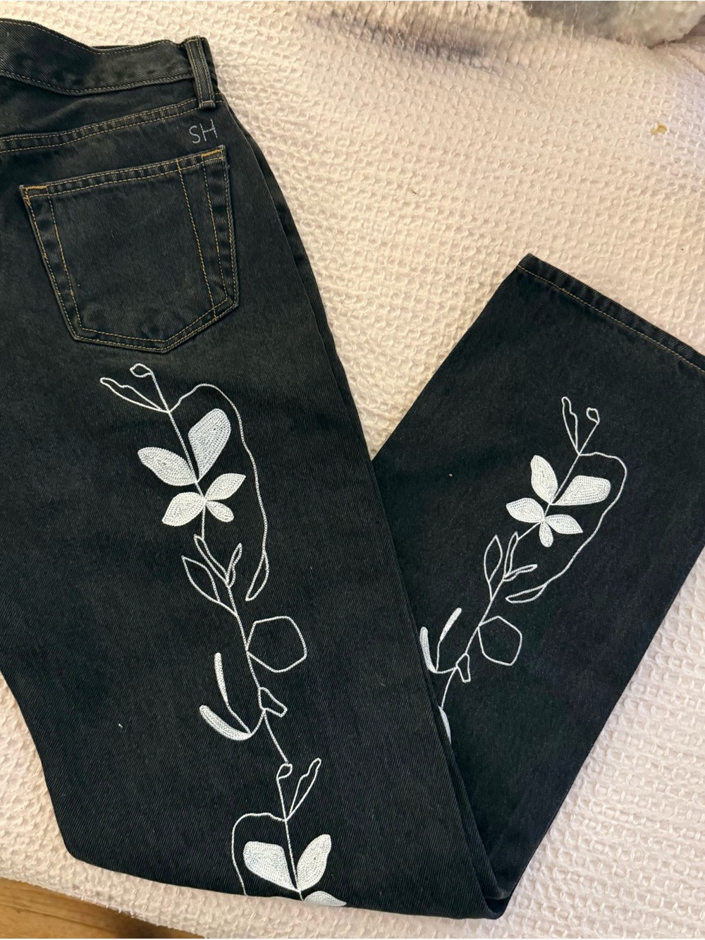 Still Here Designer Women's Jeans with White Floral Embroidery